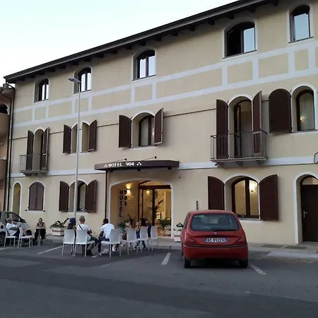Hotel '904